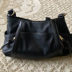 Nice purse 5 outside pockets and 1 inside